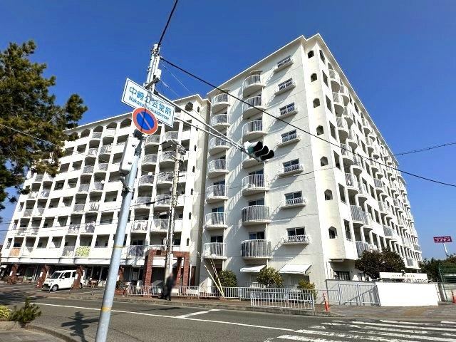 2LDK+S apartment in Akashi, Hyogo - Photo 1