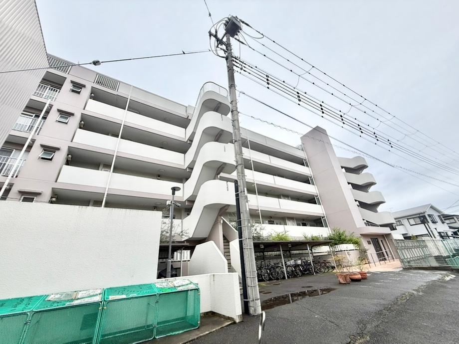 3LDK apartment in Hiratsuka, Kanagawa - Photo 1