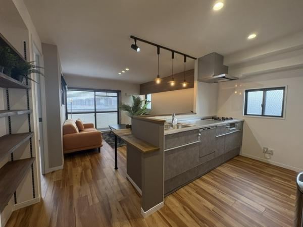 3LDK apartment in Fukutsu, Fukuoka - Photo 1