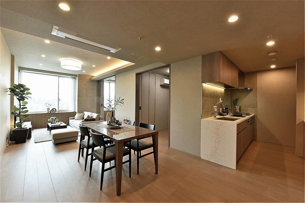 3LDK apartment in Shinjuku Ward, Tokyo - Photo 1