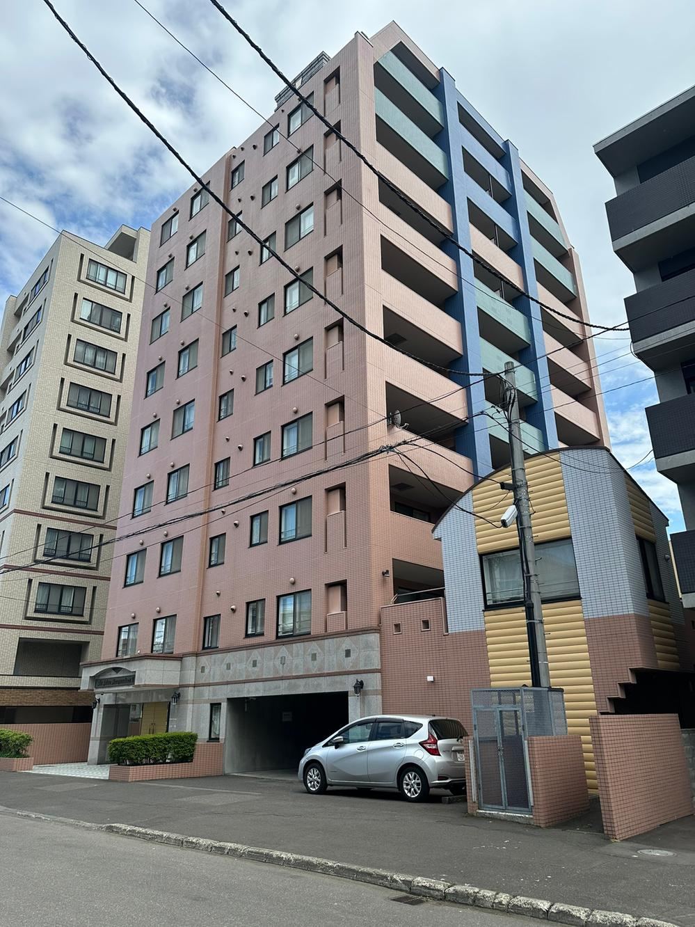 4LDK apartment in Chuo Ward, Sapporo, Hokkaido - Photo 1