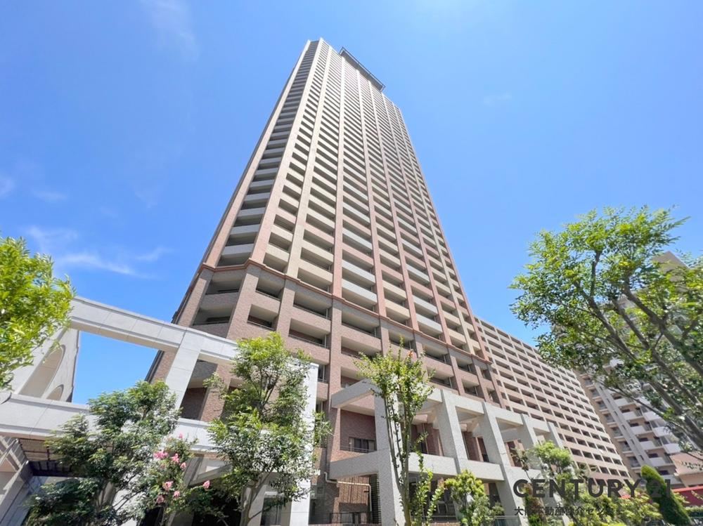 3LDK apartment in Minato Ward, Osaka - Photo 1
