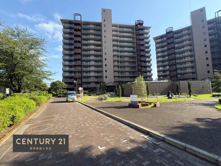 3LDK apartment in Koga, Ibaraki - Photo 1