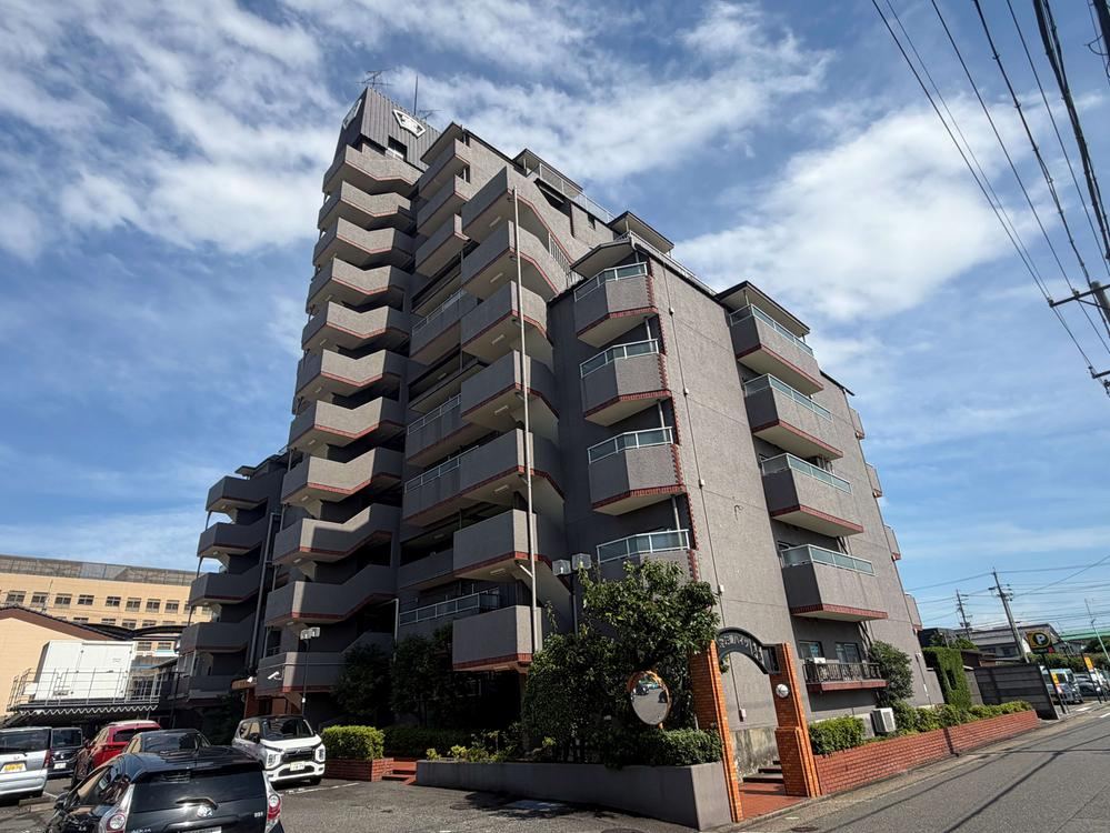 3LDK apartment in Minato Ward, Nagoya, Aichi - Photo 1