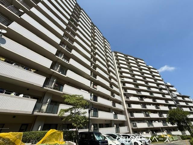 3LDK apartment in Kita Ward, Kobe, Hyogo - Photo 1