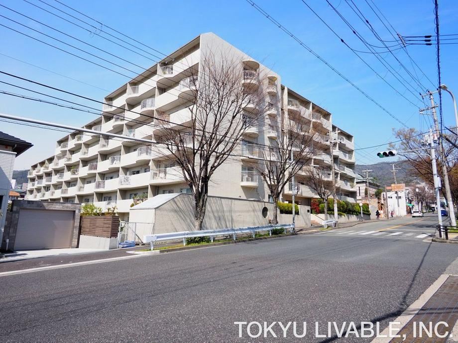3LDK apartment in Ashiya, Hyogo - Photo 1