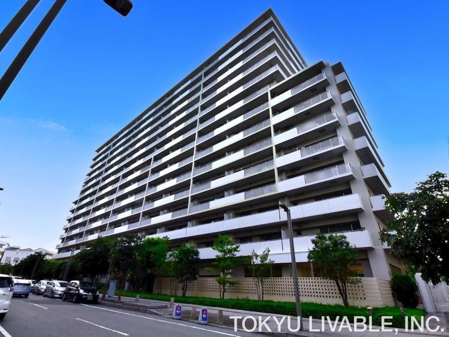 2LDK apartment in Mihama Ward, Chiba - Photo 1
