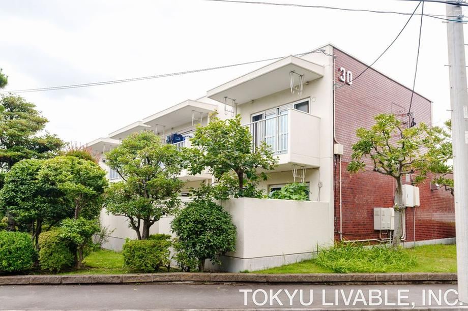 3LDK apartment in Urayasu, Chiba - Photo 1