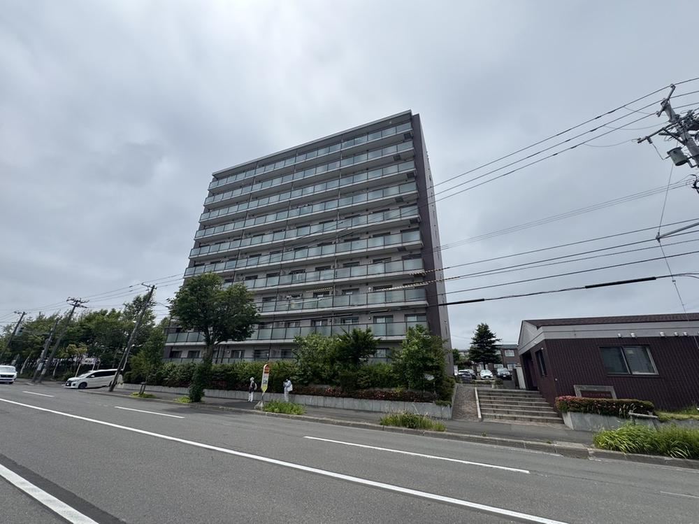 3LDK apartment in Toyohira Ward, Sapporo, Hokkaido - Photo 1
