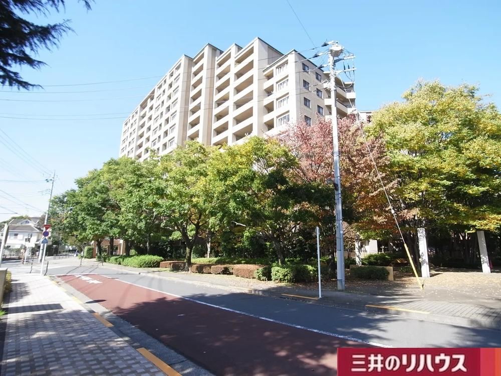 3LDK apartment in Kunitachi, Tokyo - Photo 1