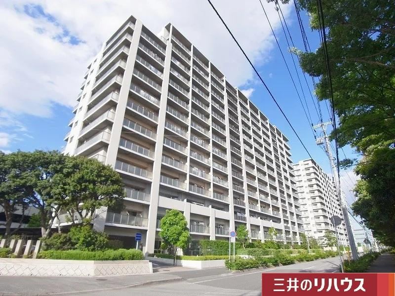4LDK apartment in Mihama Ward, Chiba - Photo 1