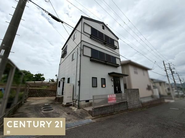 6LDK house in Kinokawa, Wakayama - Photo 1