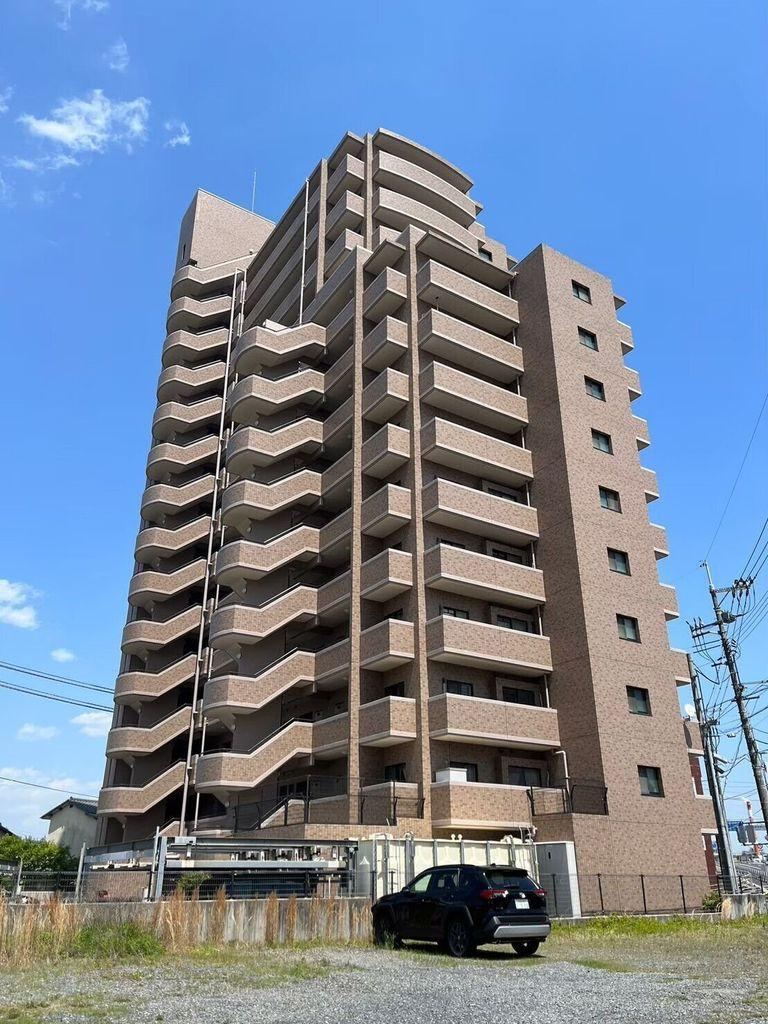 3LDK apartment in Iwakuni, Yamaguchi - Photo 1