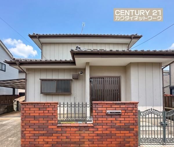 4LDK house in Kazo, Saitama - Photo 1
