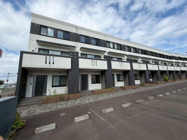 4LDK apartment in Kiyota Ward, Sapporo, Hokkaido - Photo 1