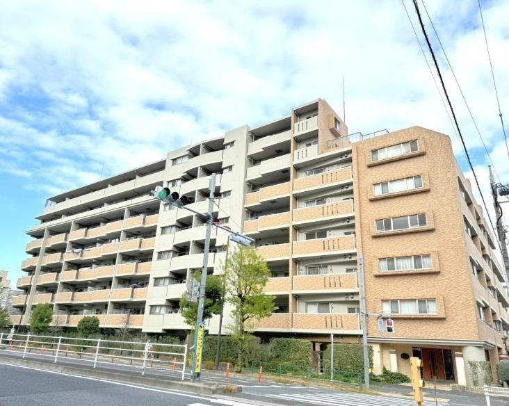 4LDK apartment in Itabashi Ward, Tokyo - Photo 1