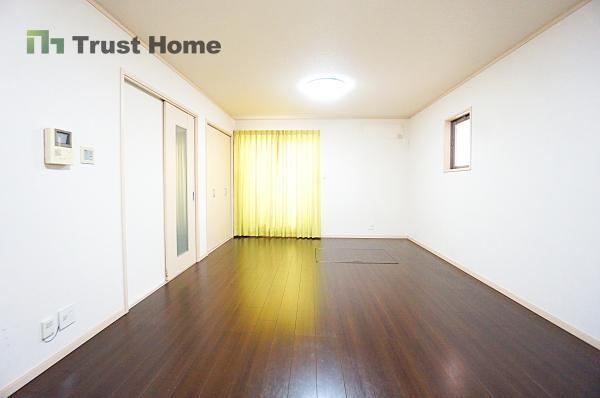 4LDK house in Yodogawa Ward, Osaka - Photo 1