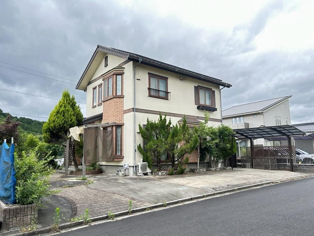 5LDK house in Kagamino, Tomata District, Okayama - Photo 1