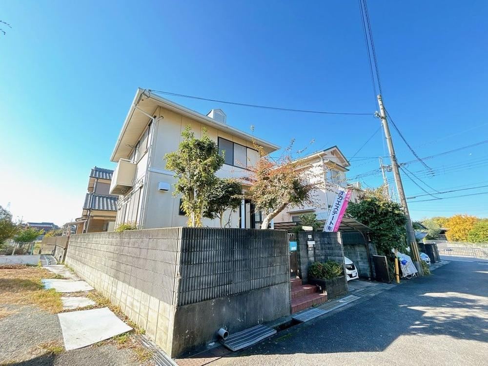 4LDK house in Takatsuki, Osaka - Photo 1