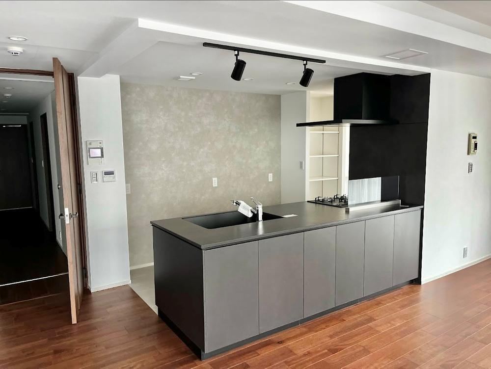 4LDK+S apartment in Setagaya Ward, Tokyo - Photo 1