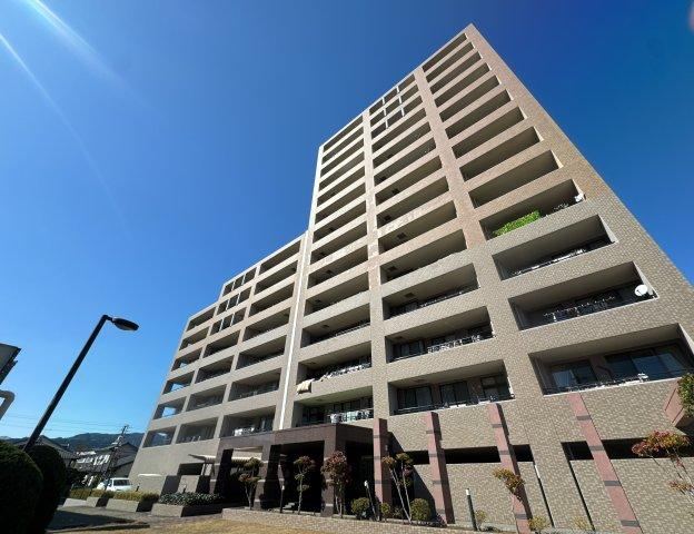 4LDK apartment in Nakagawa, Fukuoka - Photo 1
