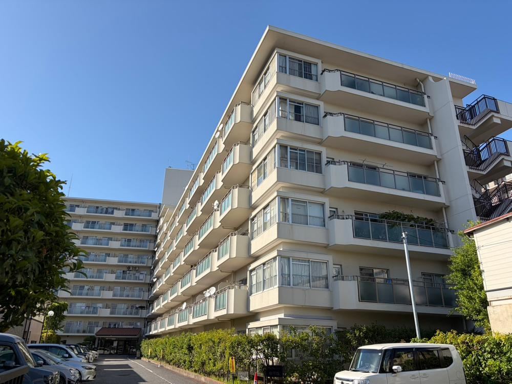 4LDK apartment in Suma Ward, Kobe, Hyogo - Photo 1