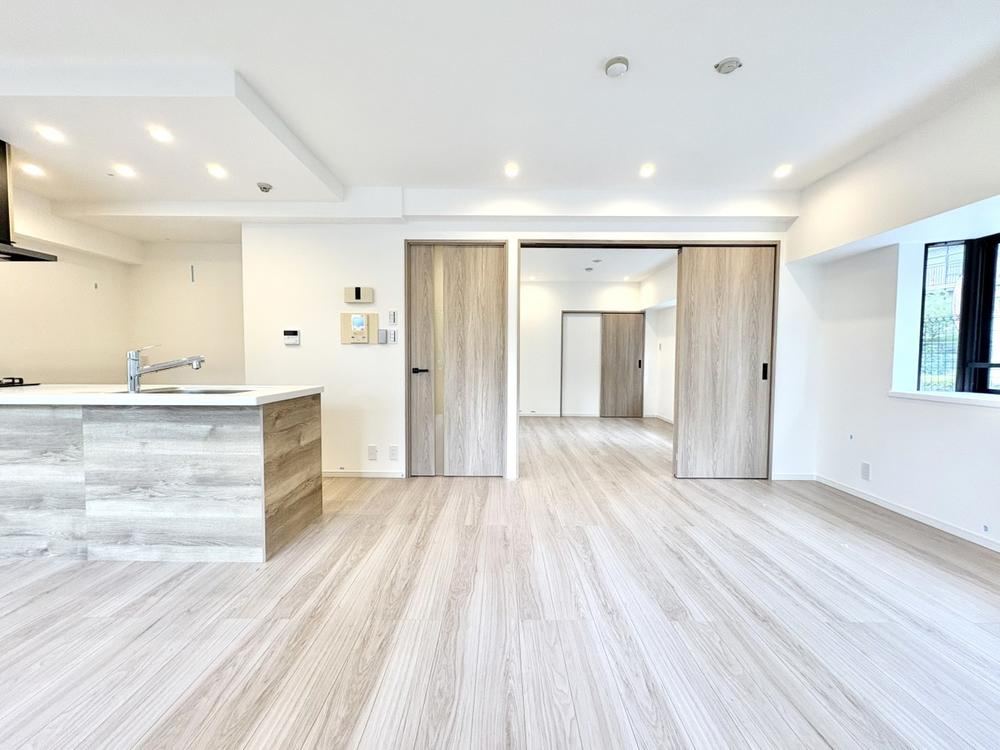 3LDK apartment in Fuchu, Tokyo - Photo 1