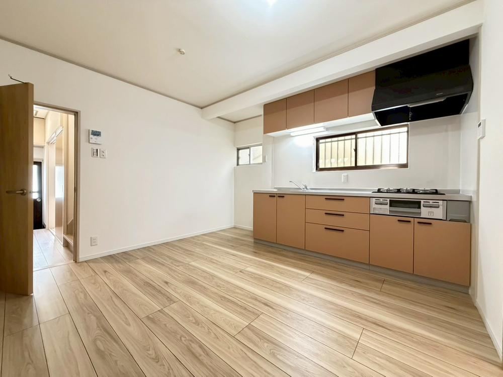 3DK house in Nishi Ward, Sakai, Osaka - Photo 1