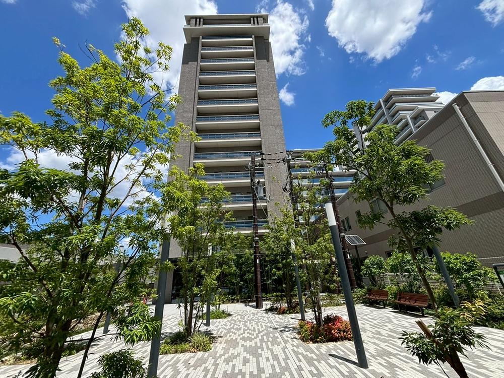 3LDK apartment in Sakai Ward, Sakai, Osaka - Photo 1