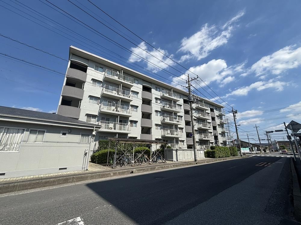 3LDK apartment in Kasukabe, Saitama - Photo 1