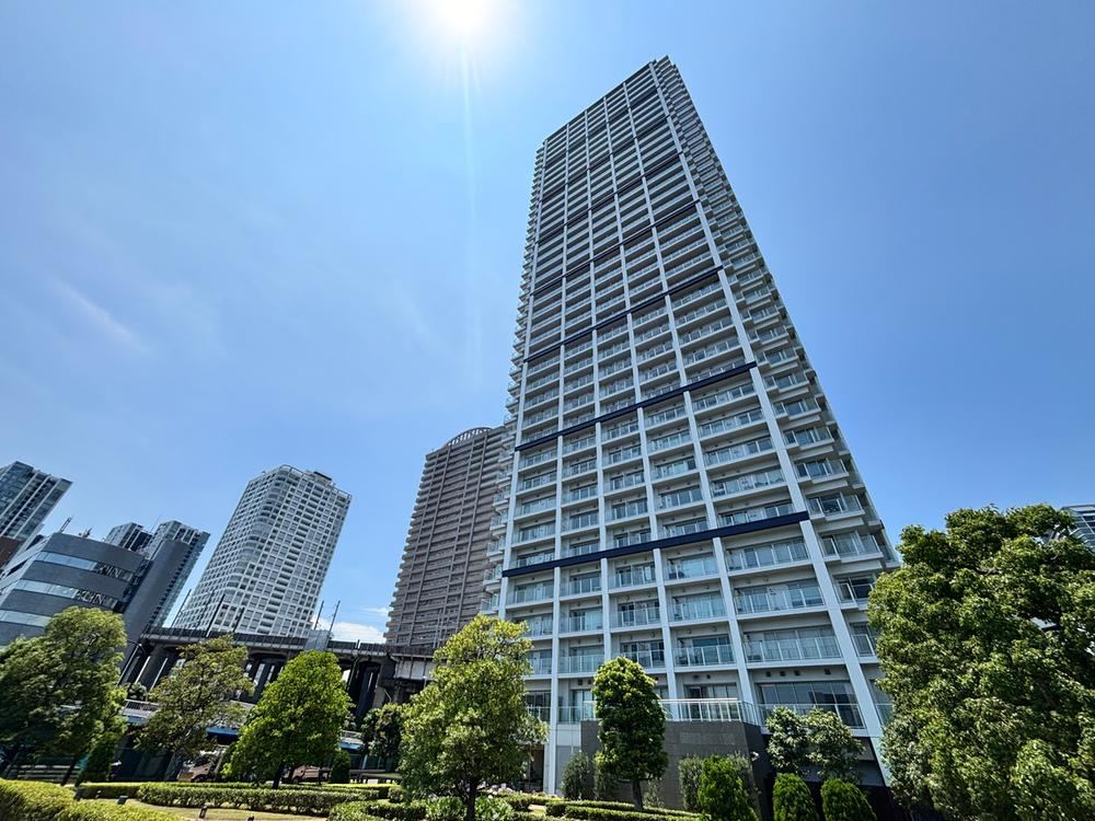 2LDK apartment in Minato Ward, Tokyo - Photo 1