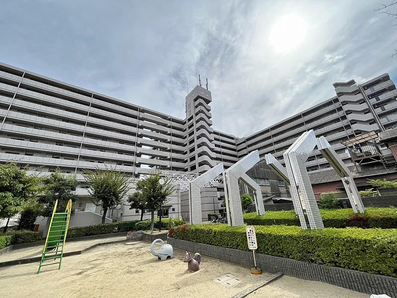 2LDK apartment in Nishiyodogawa Ward, Osaka - Photo 1