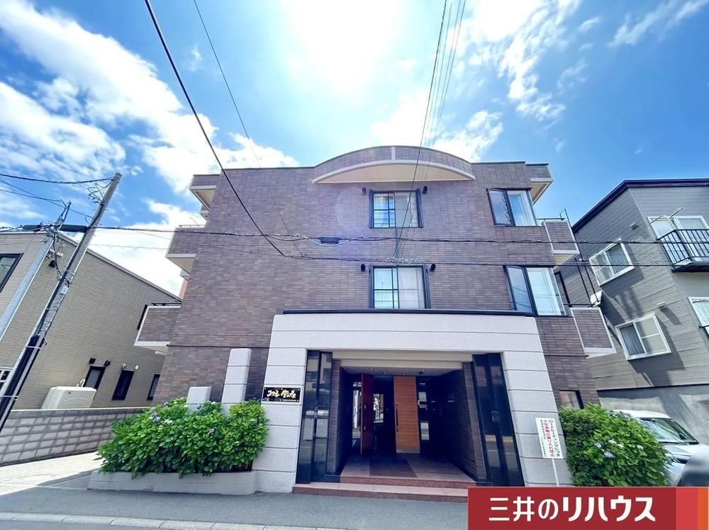 3LDK+S apartment in Chuo Ward, Sapporo, Hokkaido - Photo 1