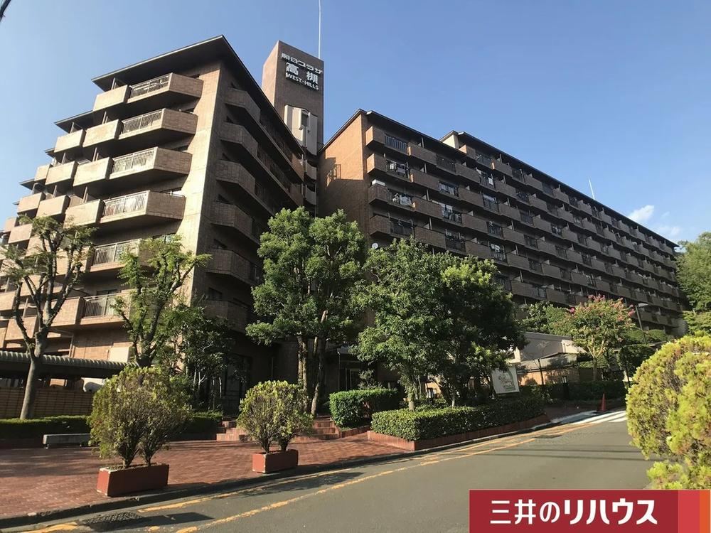 3LDK apartment in Takatsuki, Osaka - Photo 1