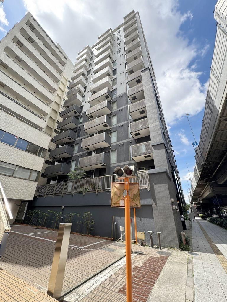 studio apartment in Shibuya Ward, Tokyo - Photo 1