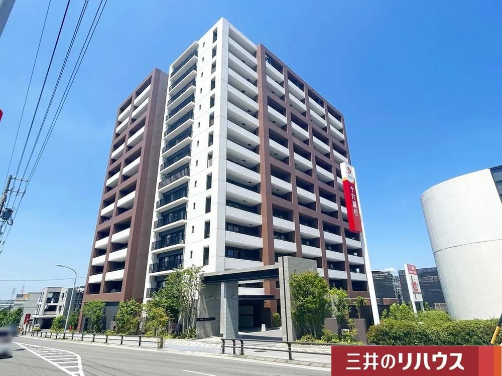 3LDK apartment in Nisshin, Aichi - Photo 1