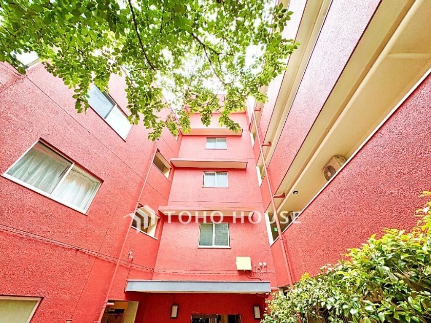 3LDK apartment in Nakano Ward, Tokyo - Photo 1