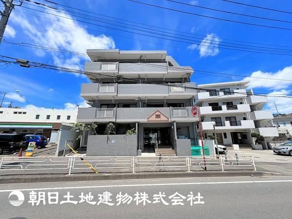 3LDK apartment in Asahi Ward, Yokohama, Kanagawa - Photo 1