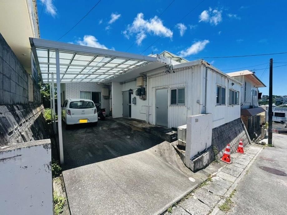 5LDK house in Tomigusuku, Okinawa - Photo 1