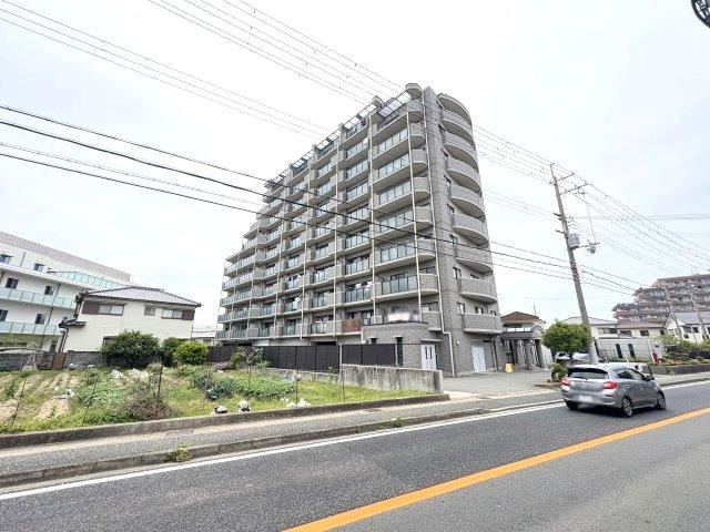 2LDK+S apartment in Akashi, Hyogo - Photo 1