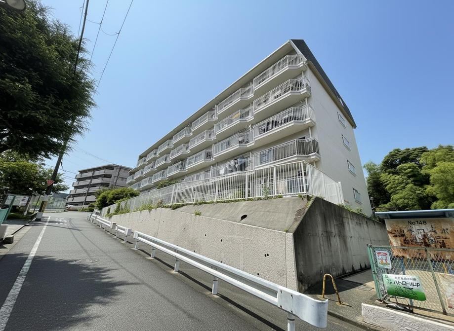 3LDK apartment in Suita, Osaka - Photo 1