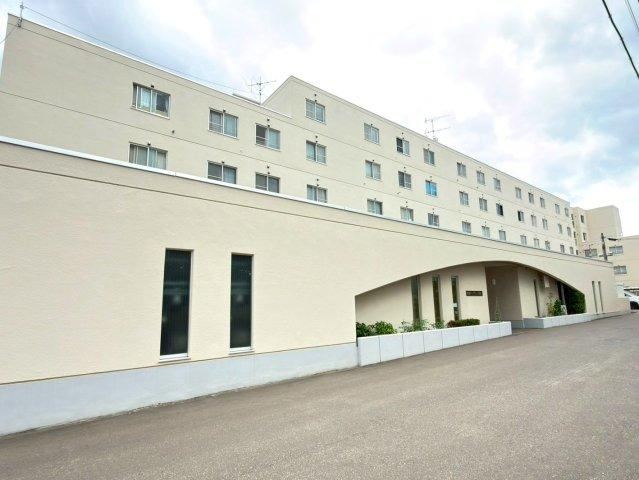3LDK apartment in Nishi Ward, Sapporo, Hokkaido - Photo 1