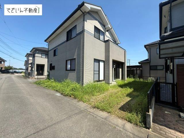 4LDK+S house in Honjo, Saitama - Photo 1