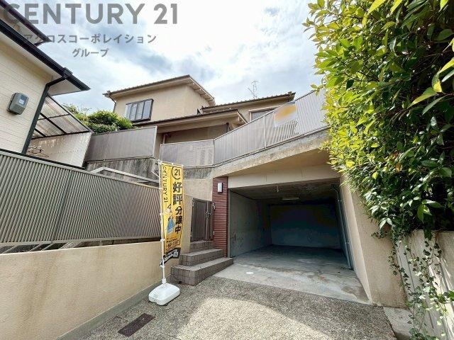 4LDK house in Ashiya, Hyogo - Photo 1
