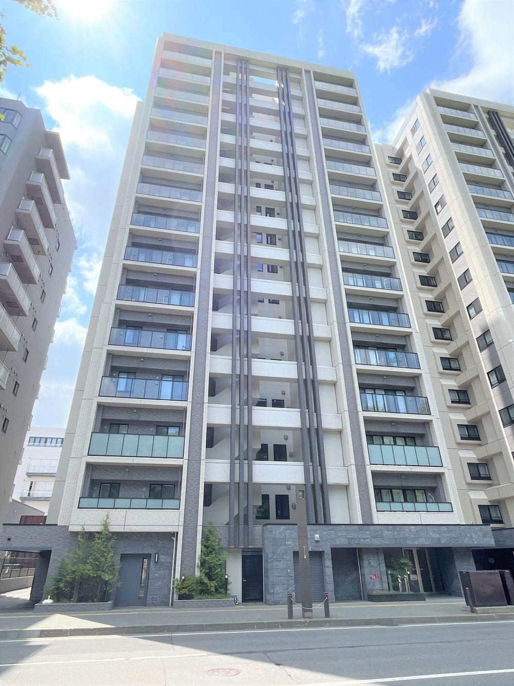 2LDK apartment in Chuo Ward, Sapporo, Hokkaido - Photo 1