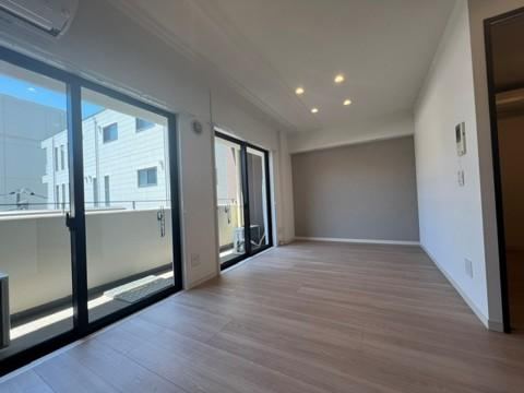 2LDK apartment in Shinjuku Ward, Tokyo - Photo 1