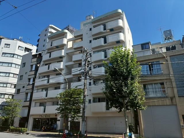 2LDK apartment in Itabashi Ward, Tokyo - Photo 1