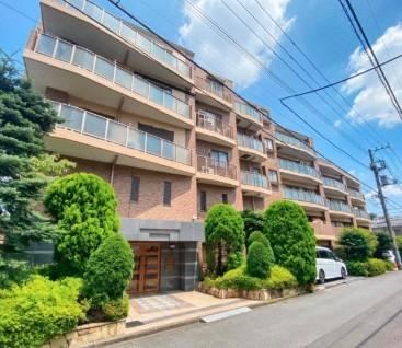 3LDK apartment in Nakano Ward, Tokyo - Photo 1