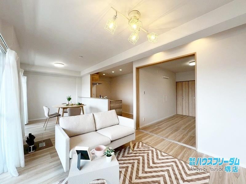 3LDK apartment in Naka Ward, Sakai, Osaka - Photo 1