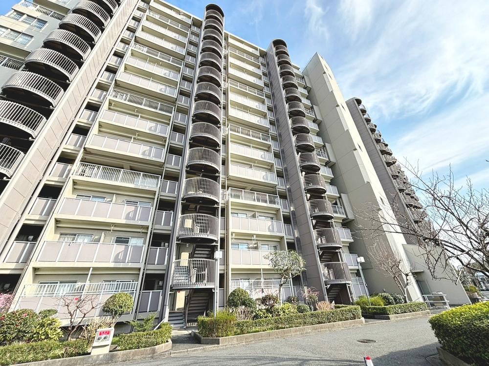 2LDK apartment in Suminoe Ward, Osaka - Photo 1
